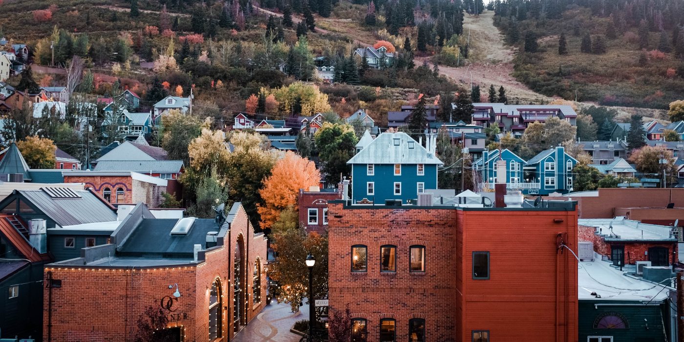 Use these tips on how to plan a luxury vacation to set up the perfect fall getaway.