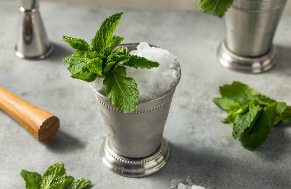 These famous cocktails are associated with events like the Kentucky Derby and Masters Tournament.