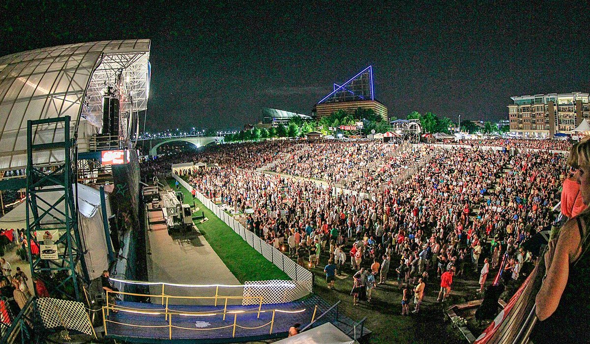 Our CMA Fest packages include everything you need to have an unforgettable time, but it’s never a bad idea to pack a few extra things just in case.