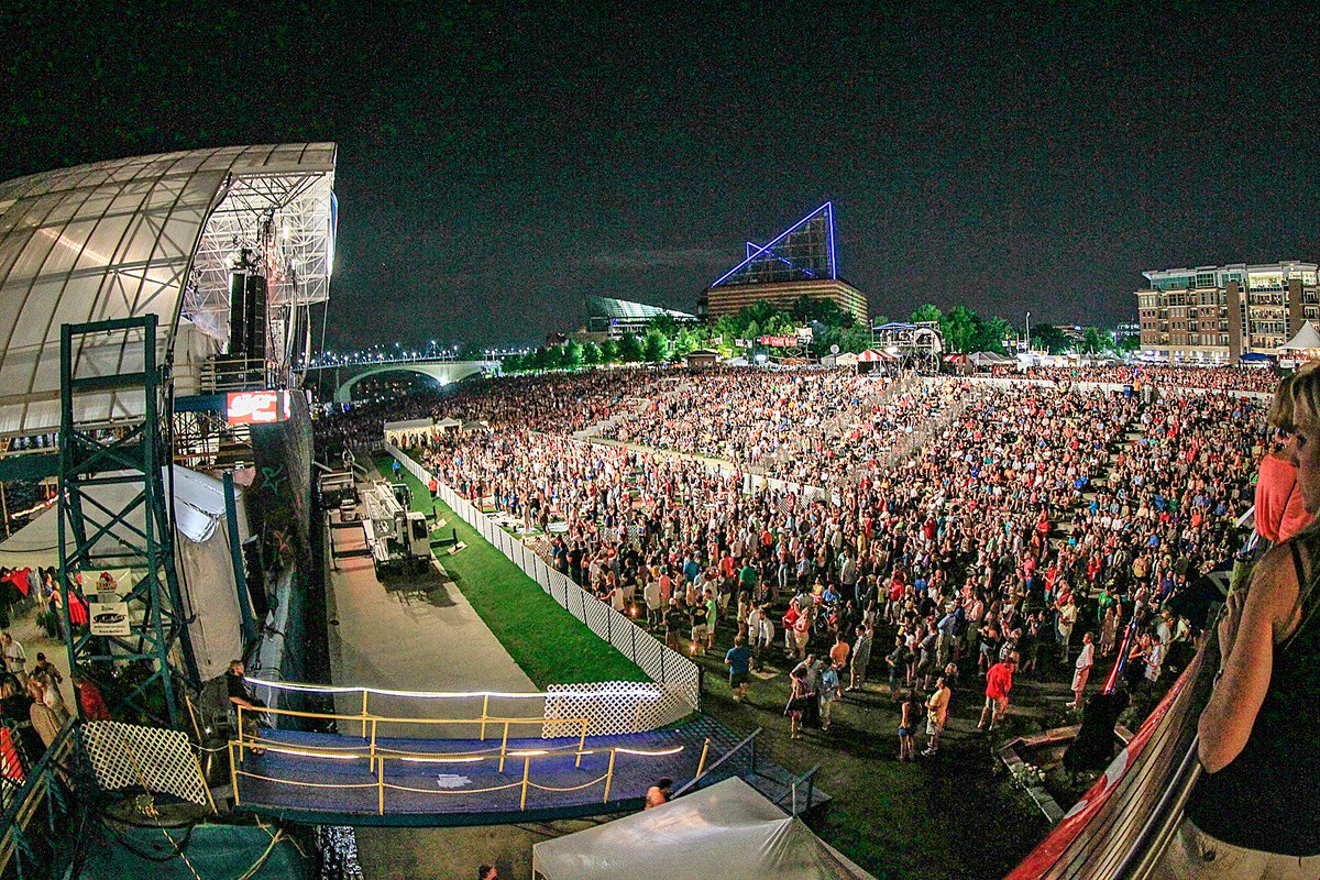 Our CMA Fest packages include everything you need to have an unforgettable time, but it’s never a bad idea to pack a few extra things just in case.